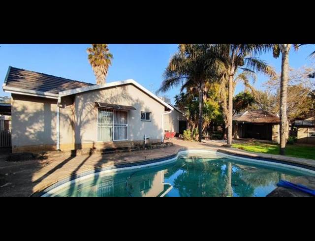 4 BEDROOM HOUSE FOR SALE IN FARRARMERE